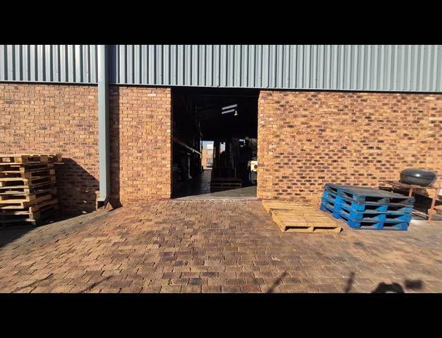 280M² FACTORY FOR SALE IN ANDERBOLT